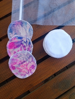 Odličovací tamponky - růžové lístky na šedé